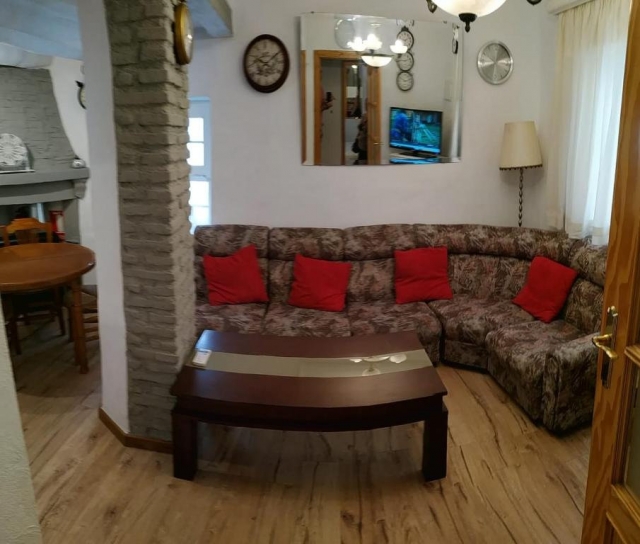 Sala de estar y chimenea