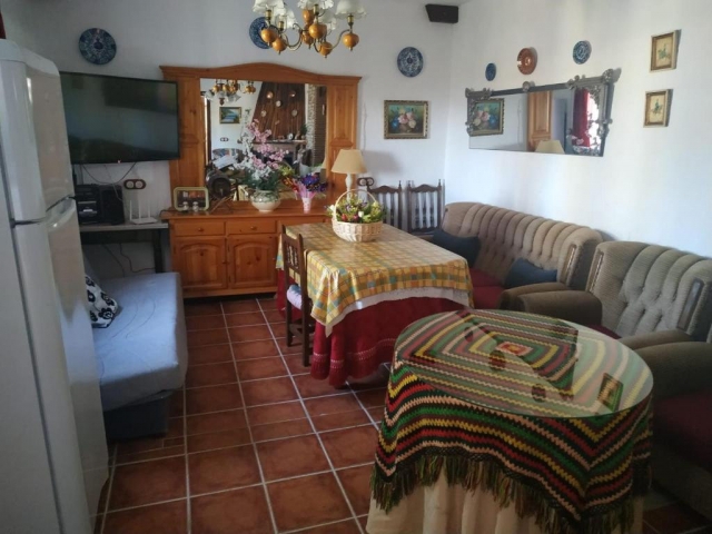 Sala amplia con sofa cama