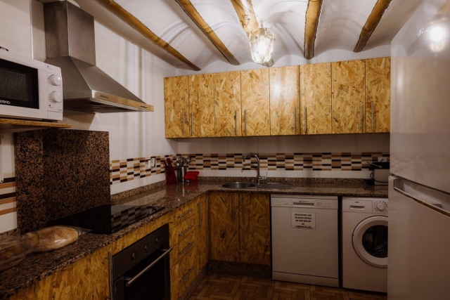 Cocina amplia con armarios