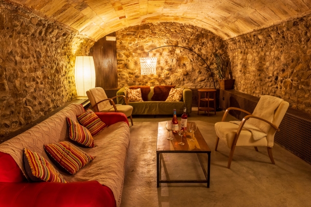 Bodega con sala de estar 