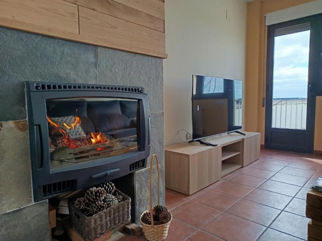 Sala de estar con chimenea