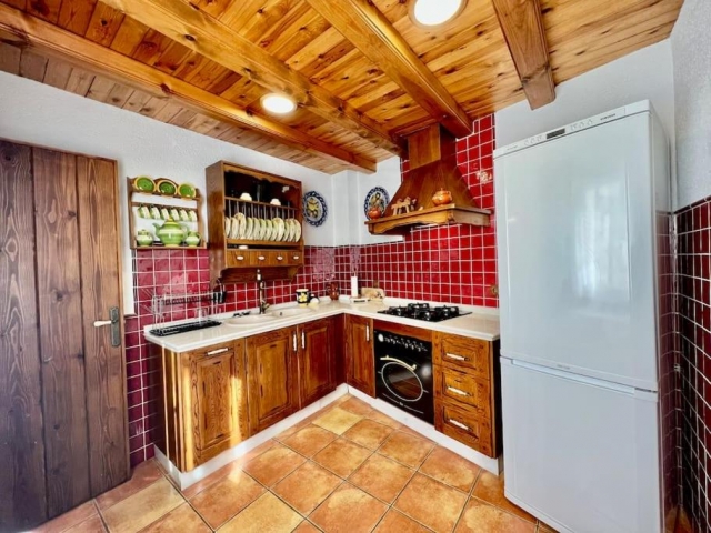 Cocina amplia con detalles