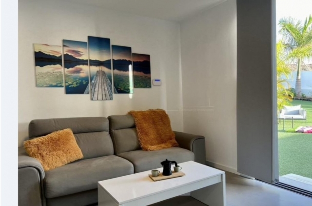 Sala amplia con vistas