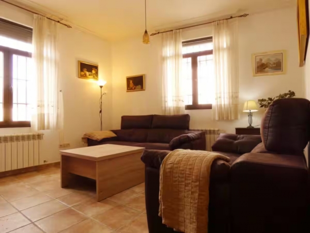 Sala amplia con sillones 