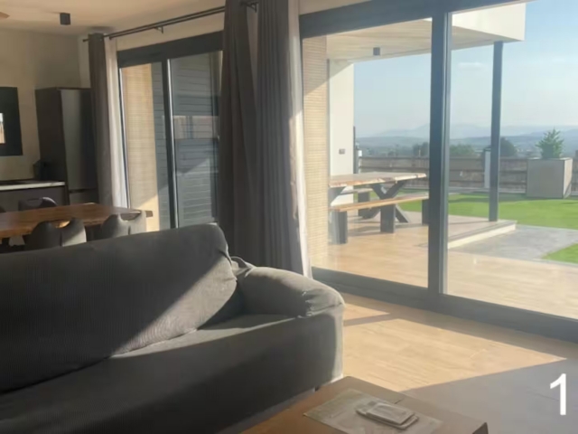 Sala de estar y vistas 