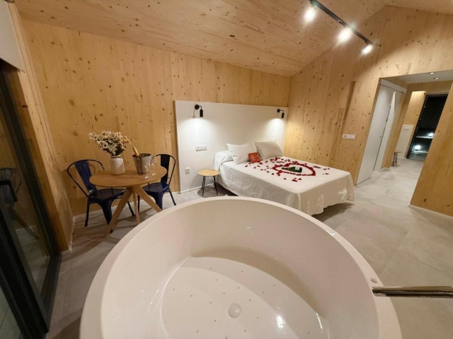 Lagoa cama con jacuzzi