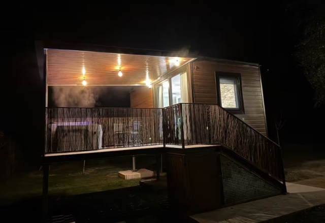 Amplio exterior y jacuzzi