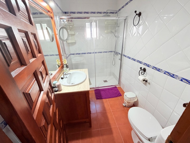 Bano completo con ducha