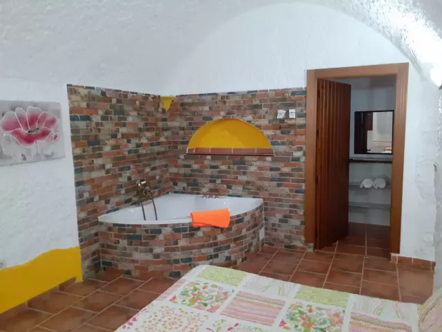 Cuevas La Chumbera- El Melocotonero