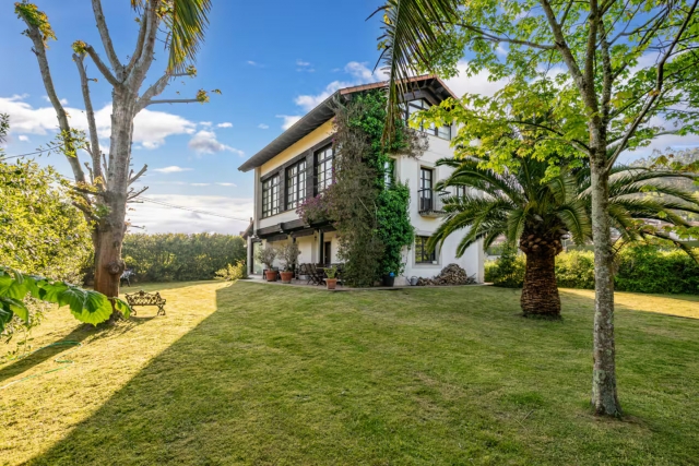 Amplio exterior de la casa