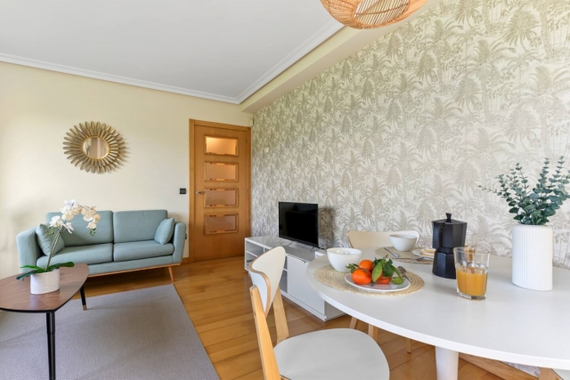 Sala amplia con tele 