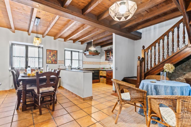 Cocina comedor amplia 