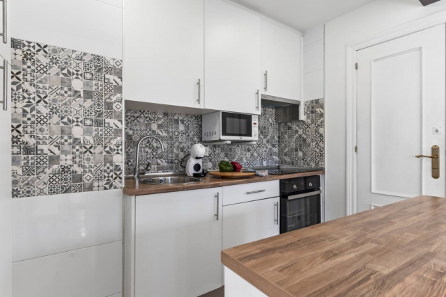 Cocina con espacio office 