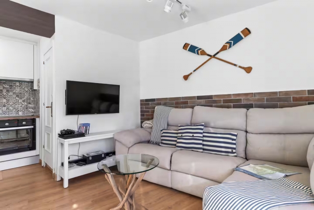 Sala amplia con tele 