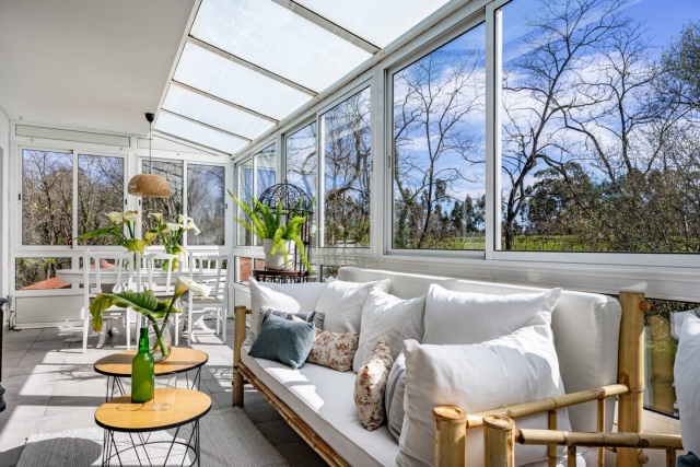 Galeria amplia y sillones