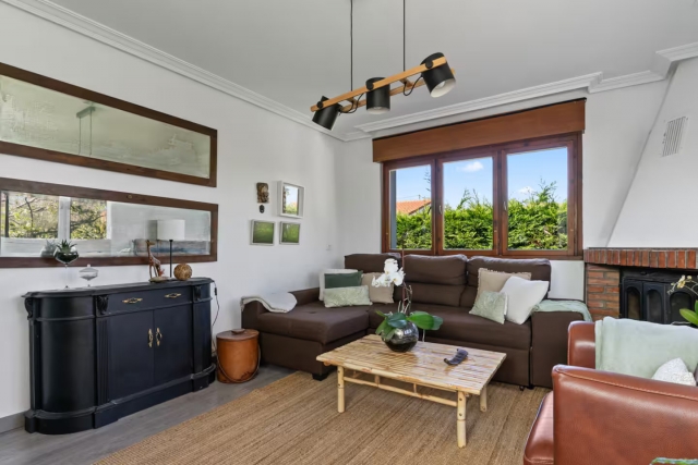 Sala de estar con sofa