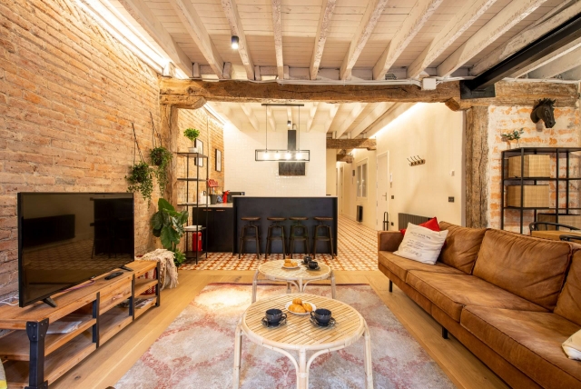 Sala amplia junto a la cocina