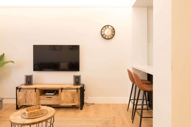 Sala amplia con tele 