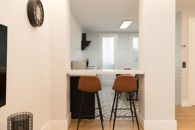 Sala de estar con barra 