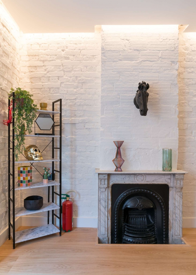 Sala de estar con chimenea