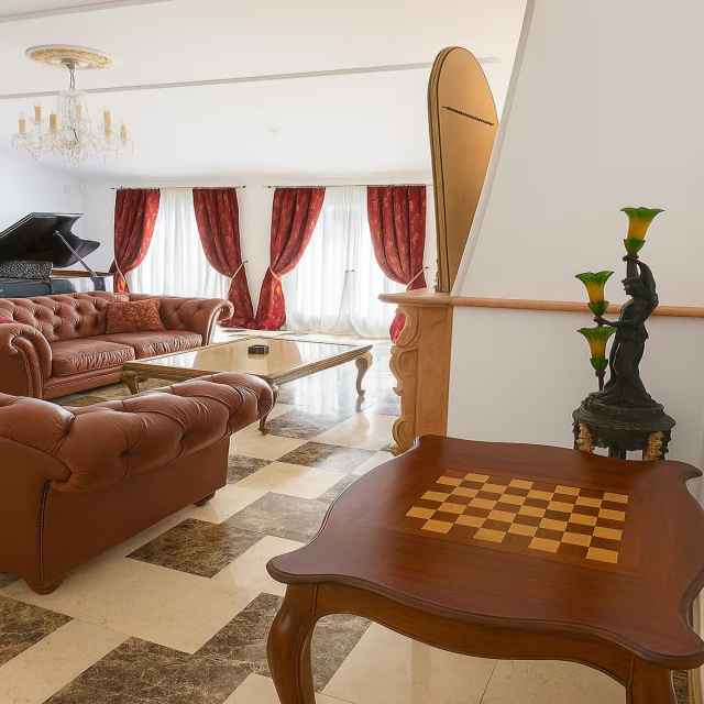 Sala amplia y juegos