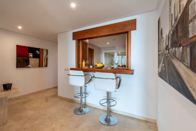 Cocina amplia y office