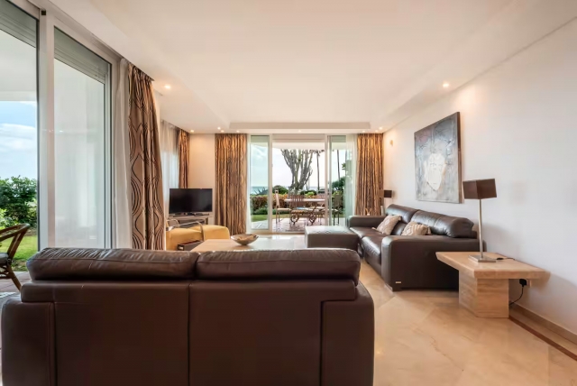 Sala amplia con acceso 