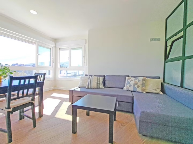 Sala de estar con sofa 