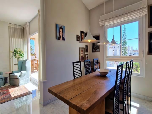 Sala de estar con comedor