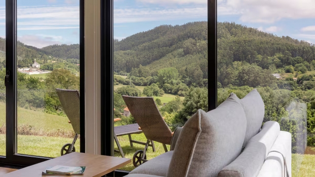 Sala con cristalera y vistas