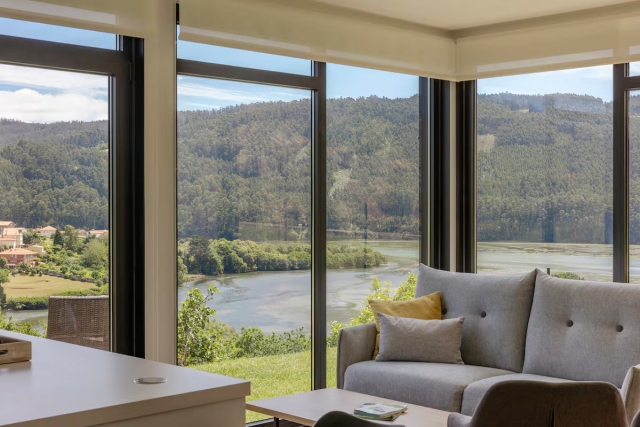 Sala con vistas a la ria 