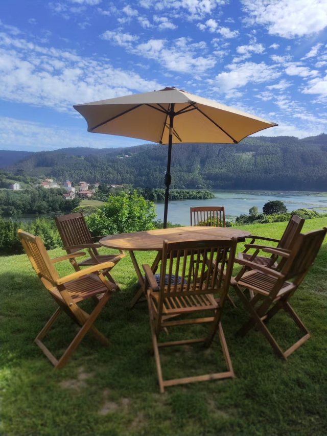 Amplias vistas con mesa 