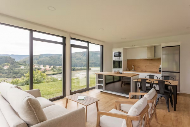 Sala amplia con cocina