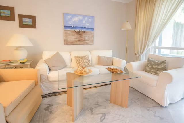 Sala de estar con sillones