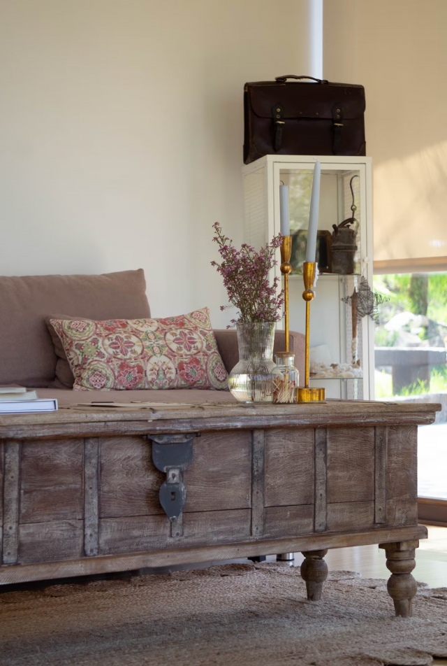 Sala de estar con sofa 