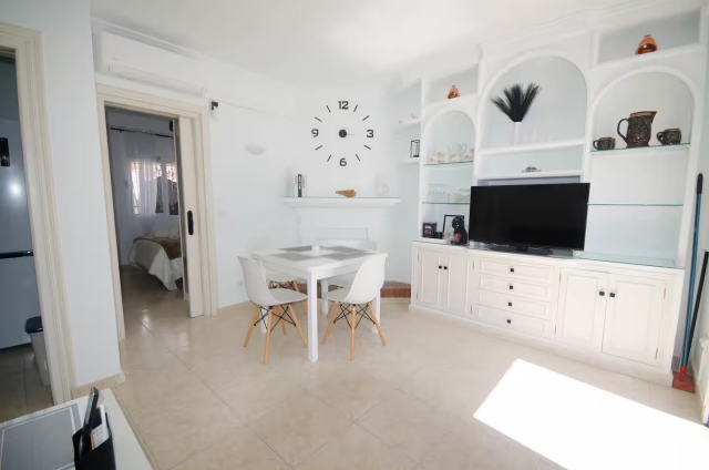 Sala amplia con tele 