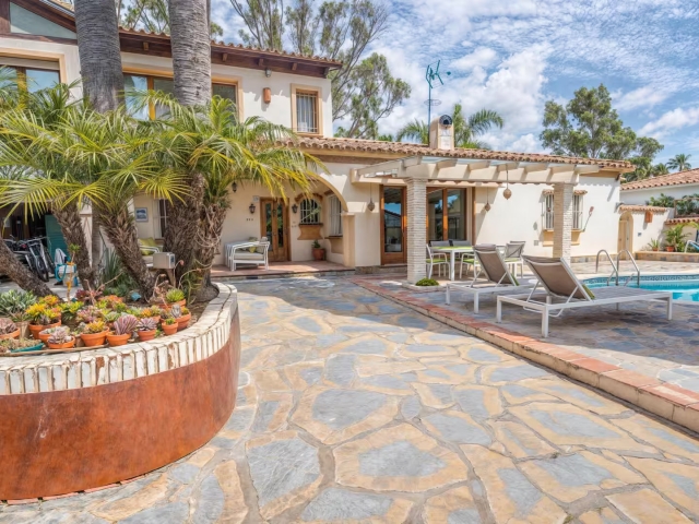 Galindo Beach- Villa Luna