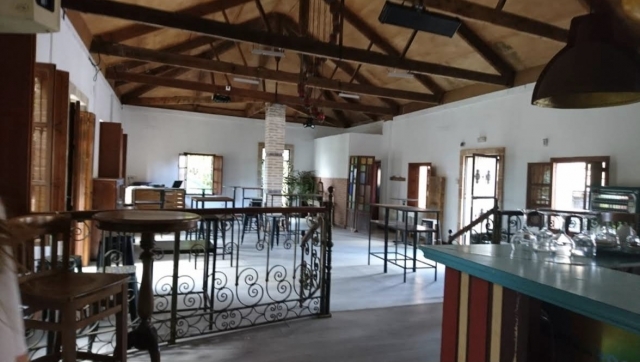 Comedor y zona de bar