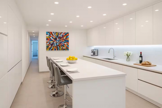 Cocina agradable con isla