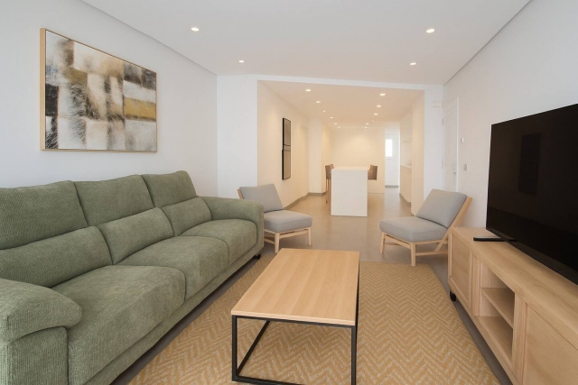 Sala amplia con vistas 