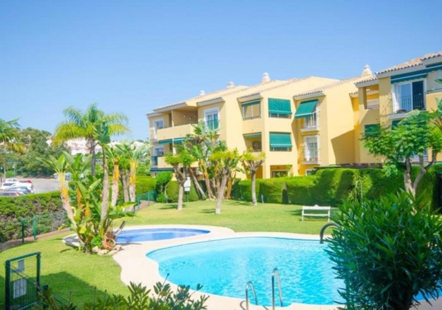 Amplias piscinas compartida