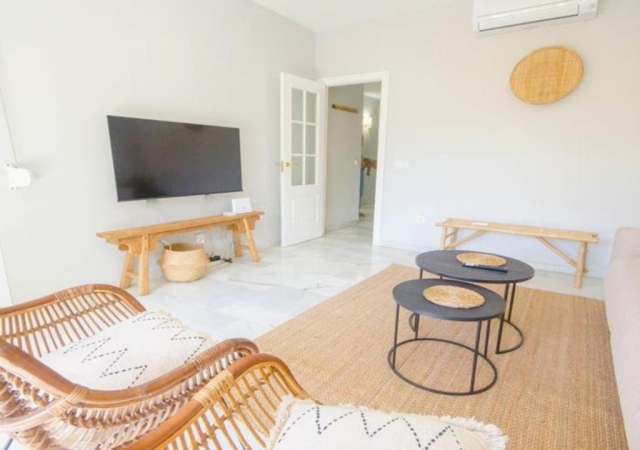 Sala amplia con sillones 