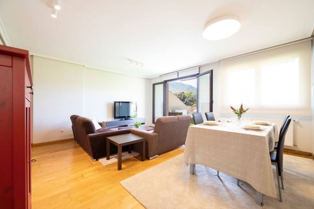 Sala amplia con salida