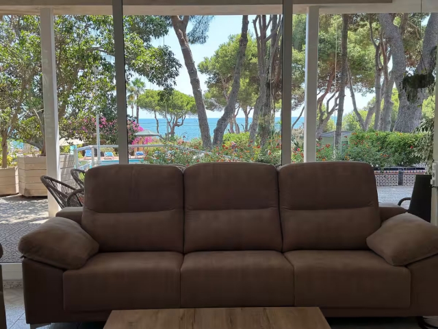 Sala agradable con vistas