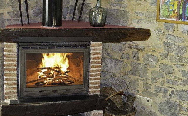 Sala de estar y chimenea