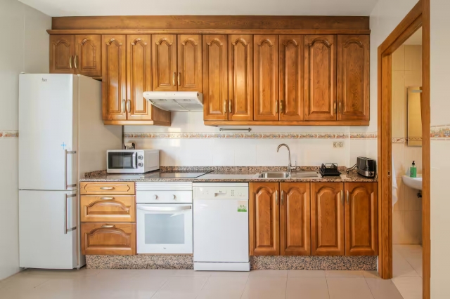 Cocina amplia y aseo al lado