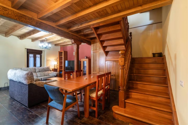 Sala amplia con tele