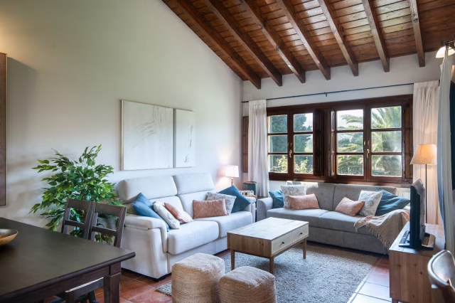 Sala amplia con vistas