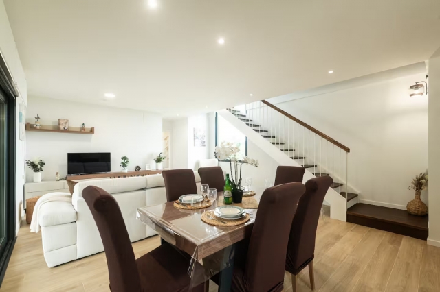 Sala agradable con sillones