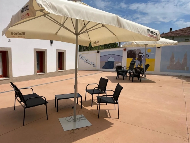 Amplia terraza exterior 